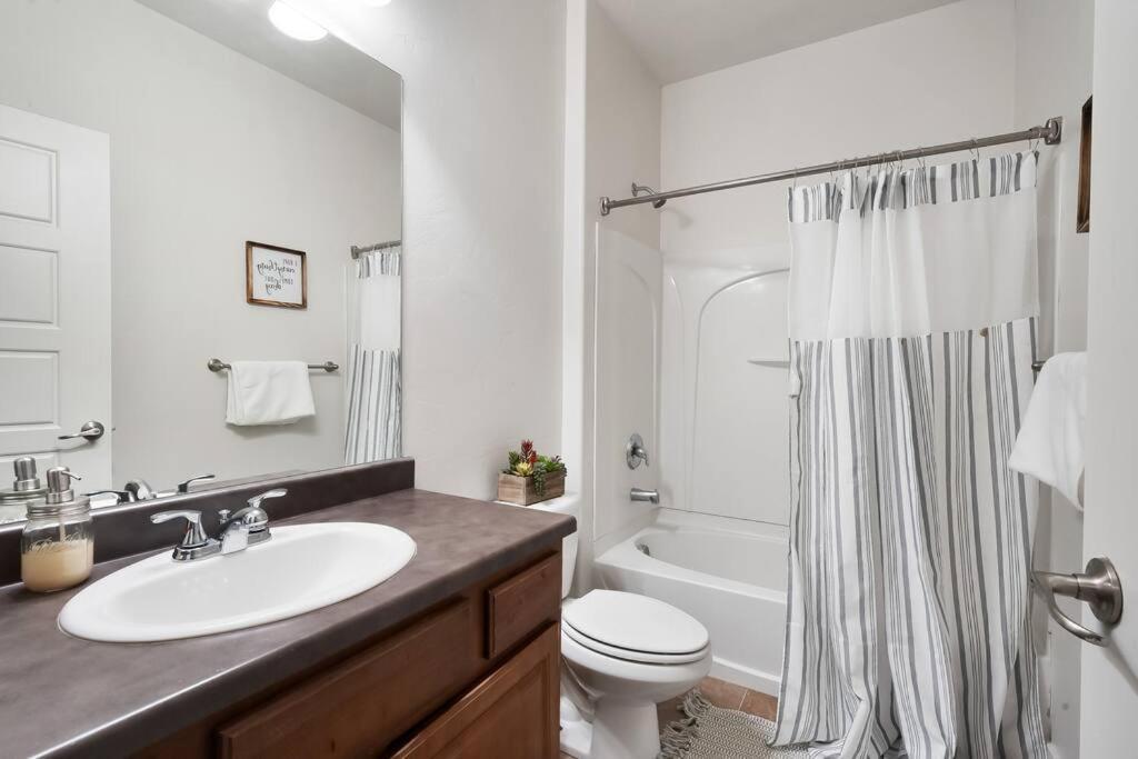 Bee Chic In Sojo W/Hot Tub+Gym+Local Ski Slopes South Jordan Bagian luar foto