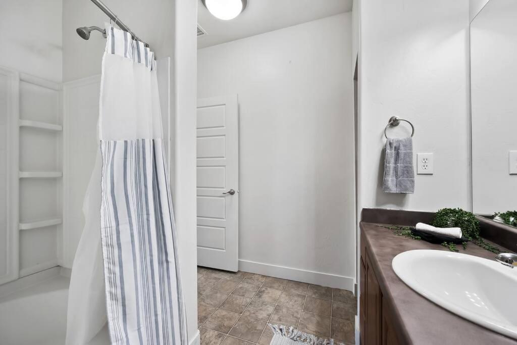 Bee Chic In Sojo W/Hot Tub+Gym+Local Ski Slopes South Jordan Bagian luar foto